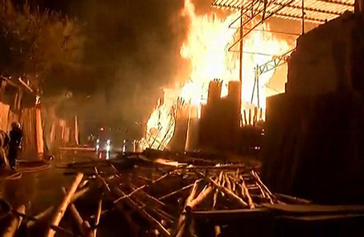 Şanlıurfa Oduncular Pazarı’nda büyük yangın