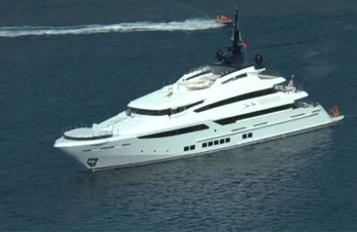 Bodrum'a lüks yatıyla geldi bedava lahmacun ayran dağıttı tatilciler bayram etti