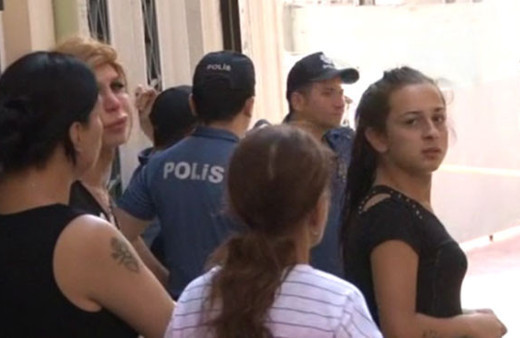 Duyan pencereye koştu boğazı kesilerek öldürüldü!