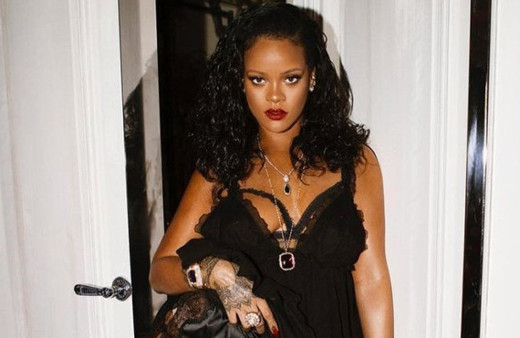 Rihanna'dan üç boyutlu iç çamaşırı defilesi hazırlığı