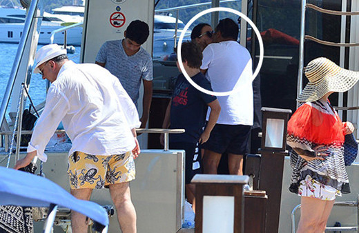 İvana Sert'in eski eşi ar sınırını geçti oğlu utanıp arkasını döndü