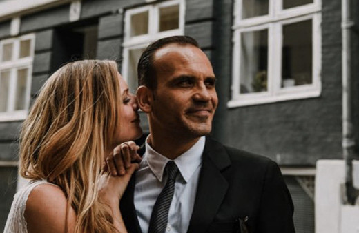 Gürgen Öz kimdir kaç yaşında kiminle evlendi işte karısı Emily Mahringer 