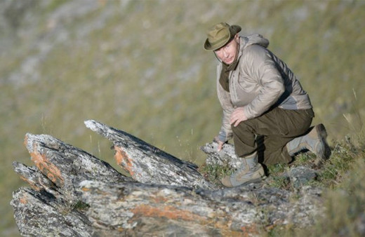 Putin dağlarda dolaştı balık tuttu avlandı