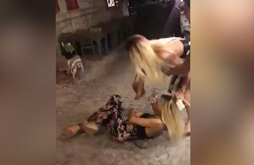 Cicişler saç saça baş başa kavga etti!