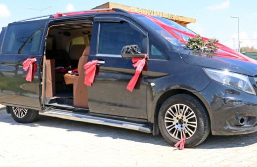 Ne gelin var ne damat! Polisler neye uğradıklarına şaşırdı