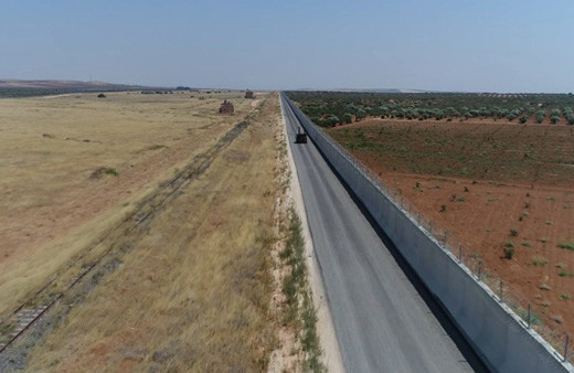 Suriye sınırına yapılan duvarlar havadan görüntülendi