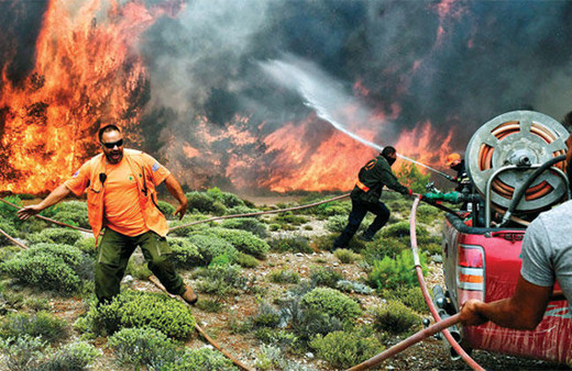 Yunanistan'da yangın faciası istifa getirdi!