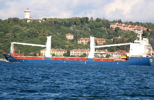 6 yıl sonra bir ilk: Boğazdan böyle geçti!