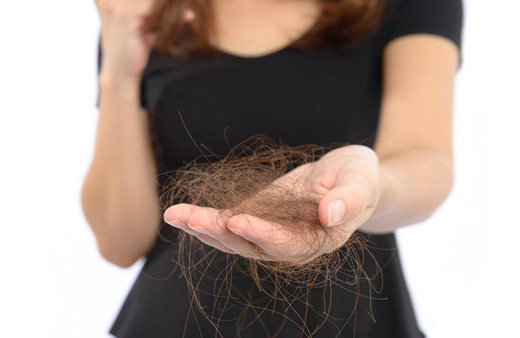 Sık yıkamak saç dökülmesini arttırıyor