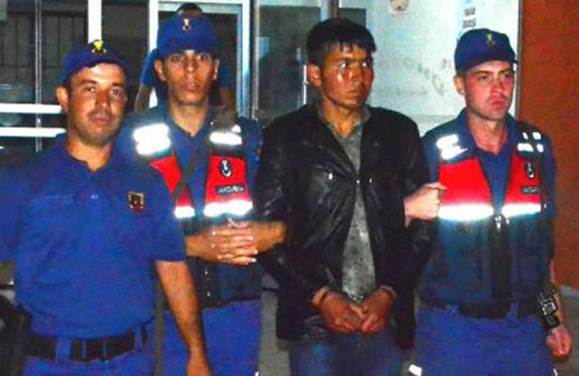 Başını taşla ezerek öldürdü! Çoban vahşeti...