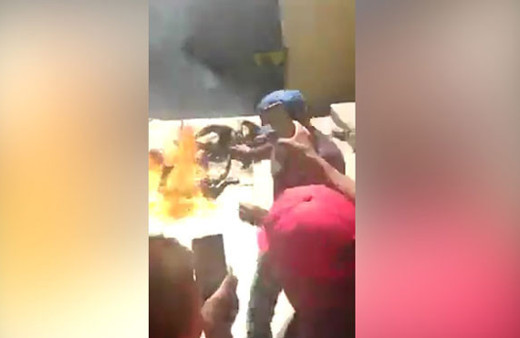 Dehşet görüntü! Nezaretten çıkarıp canlı canlı yaktılar 