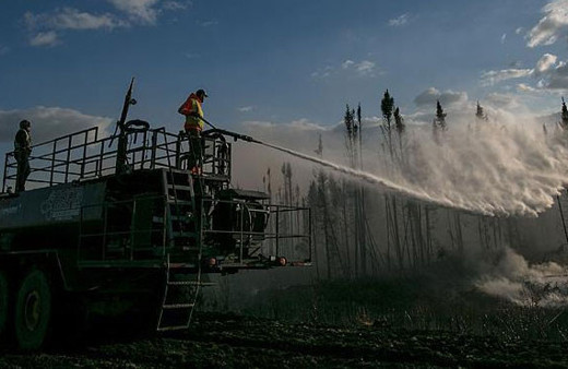 Ülke tarihinin en büyük orman yangını söndürülemiyor
