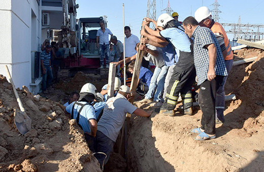Doğalgaz hattı kazısında toprak kayması: 2 işçi ağır yaralı!