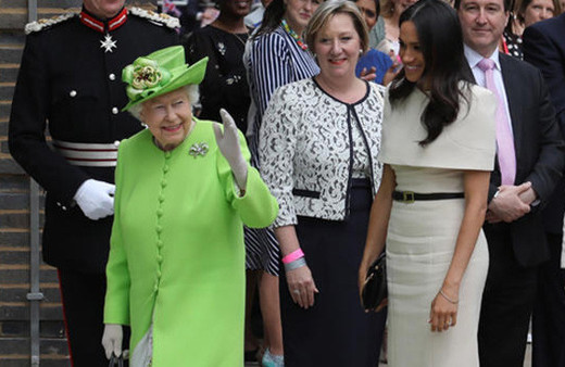 Kraliçe'nin kalbini öyle bir çaldı ki: Artık sırtı yere gelmez