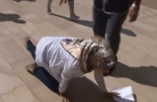 KPSS için sürünerek sınav merkezine girdi! 