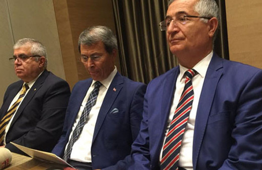 İYİ Parti'de deprem! Üç kurucu üye istifa etti