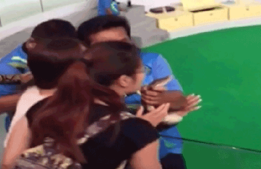 Dehşete düşüren an! Sadece öpmek istemişti