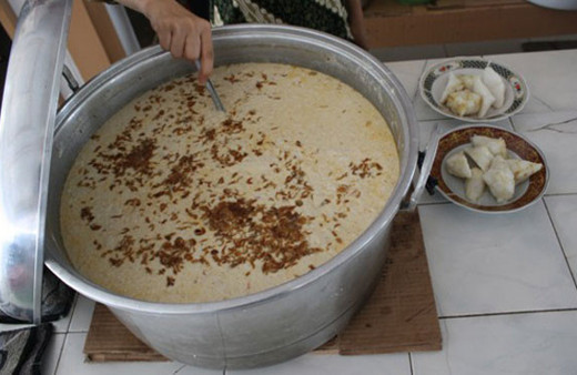 Cenaze yemeğinde trajik olay! 10 kişi hayatını kaybetti