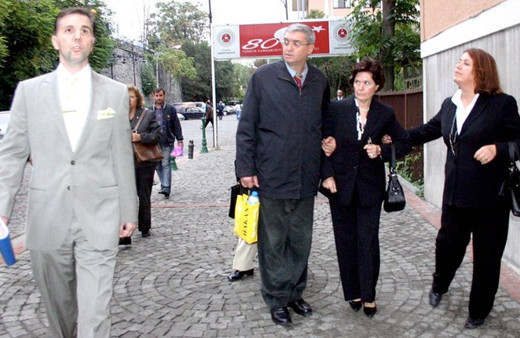 Adnan Oktar 5 çocuğunu almıştı! Semin Babuna cezaevine gidince çocukları...