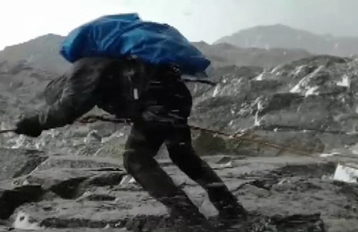 Kaçkar Dağları'na mevsimin ilk karı yağdı