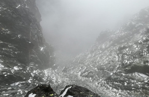 Kaçkar'a mevsimin ilk karı düştü