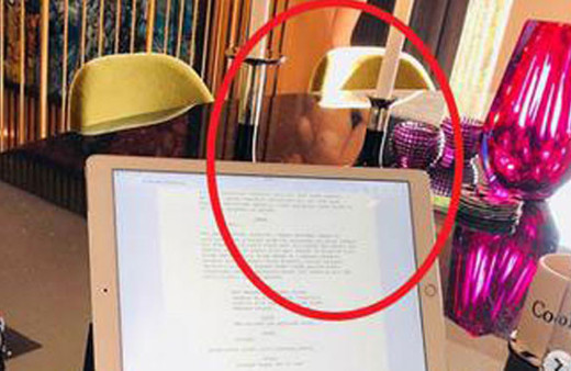 Cem Yılmaz'ın paylaşımındaki çıplak kadın kim? Sır çözüldü...