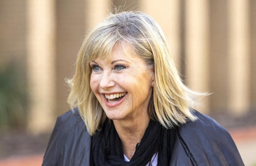 3. kez kanser olan Olivia Newton'ın kullandığı doğal ilaca bakın!