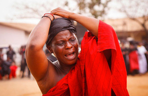 Dünyanın en hüzünlü mesleği! Ağlayarak para kazanan kadınlar