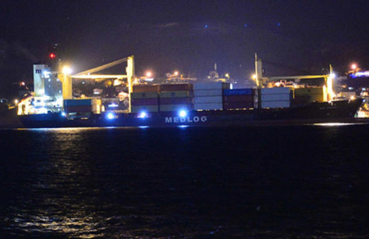 Boğazda heyecanlı anlar: Dev gemi için teyakkuz!