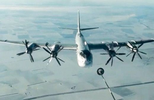 ABD jetlerinden Rus bombardıman uçaklarına önleme