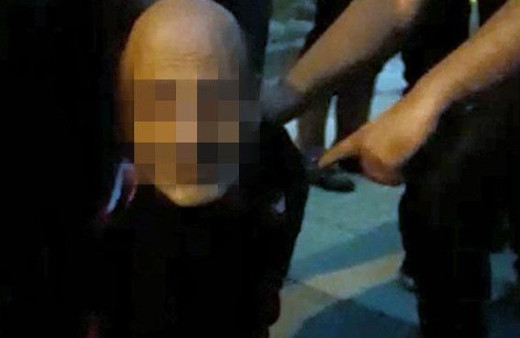 Kız çocuğuna cinsel organını gösterdi mahalleli yakaladı