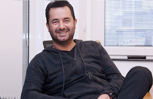 Acun Ilıcalı yeni transferiyle selfie yapıp paylaştı!