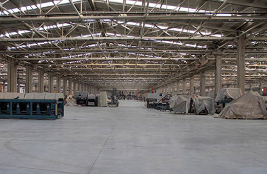 Yüzlerce kişinin çalıştığı fabrikada üretim durdu!