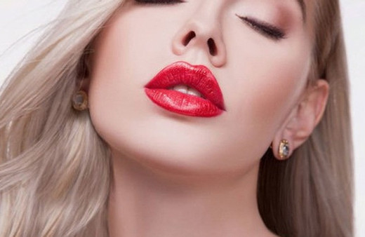 Dolgun dudaklar için estetiğe gerek yok!