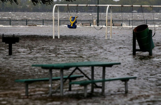 Florence kasırgası karaya ulaştı