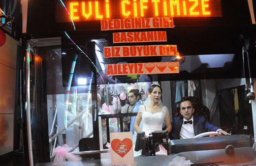 Şoför çiftin nikahı, çalıştıkları otobüste kıyıldı