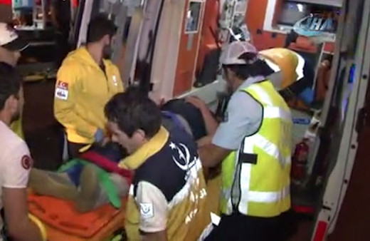 Şişli'de ambulans agaca çarptı: 6 yaralı