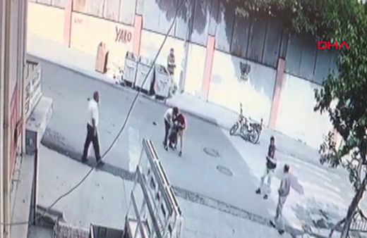 Minibüs küçük çocuğu çarptı arkasına bakmadan kaçtı