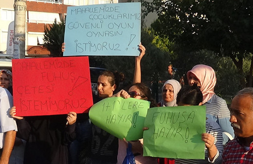 İzmir’de mahallelinin 'fuhuş' isyanı!