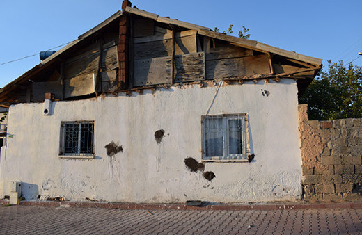 Pompalı tüfekle eve saldırdılar! Yakalanınca da...