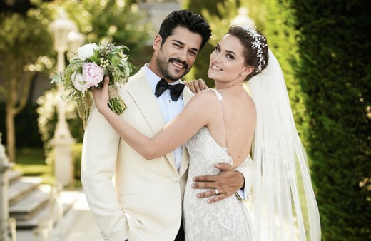 Fahriye Evcen hamile mi eşi Burak Özçivit baba mı oluyor açıklaması