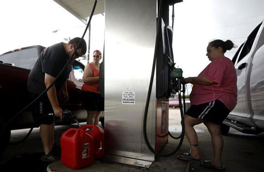 ABD'de uzun benzin kuyrukları oluştu