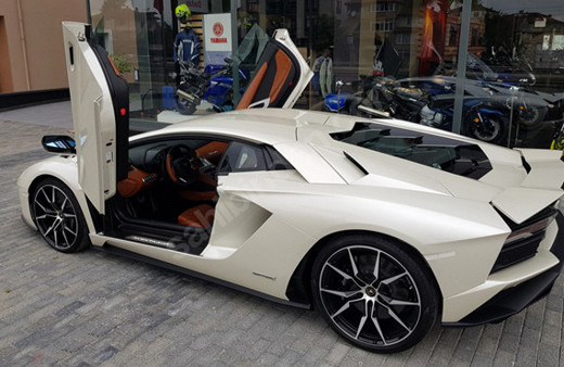 Kenan Sofuoğlu Lamborghini otomobilini satışa çıkardı