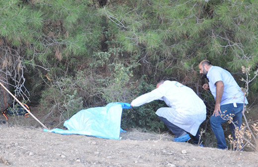 Kayıp oğlunun cesedini ormanda buldu!