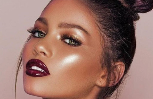 Aydınlatıcıyla makyaj nasıl yapılır?