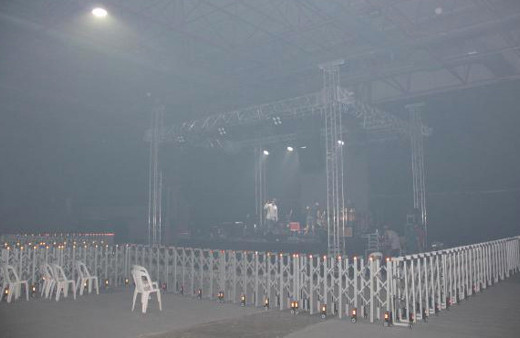 Ünlü şarkıcıya büyük şok! Kebap dumanı konseri iptal ettirdi