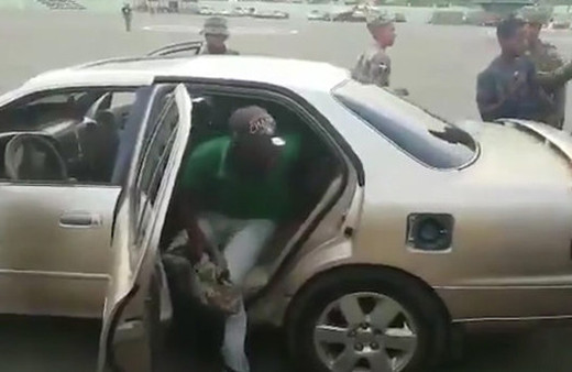 Bu arabadan kaç kişinin indiğine inanamayacaksınız