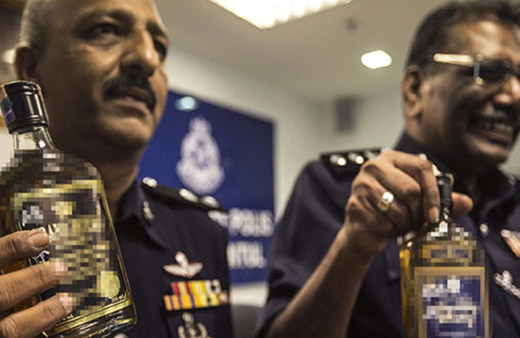 Malezya'da 19 kişi sahte içkiden öldü!