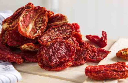 Evde kuru domates mezesi nasıl yapılır?