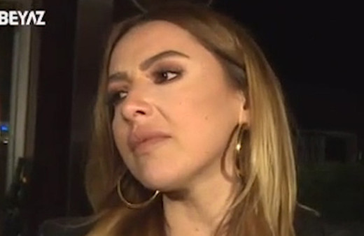 Hadise'nin zor anları! İsimlerini duyunca gözyaşlarına hakim olamadı